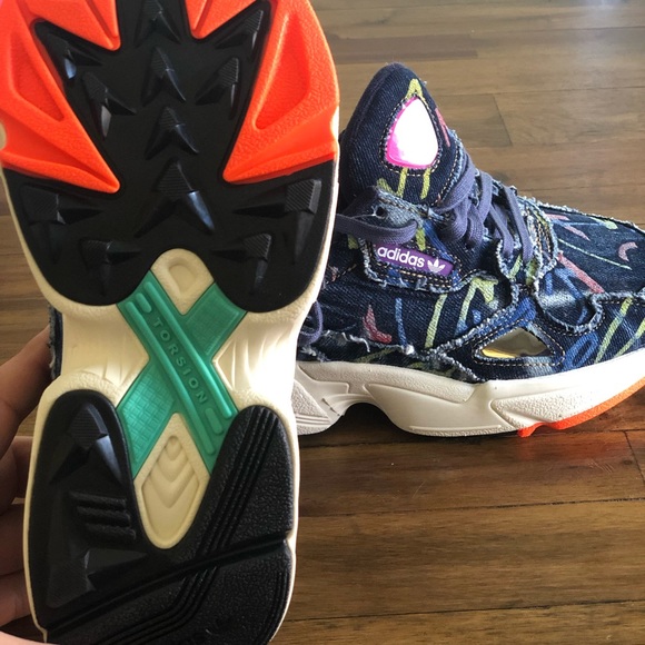 Shoes - Picture 3 of 4